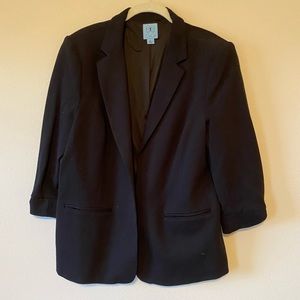 Women’s three-quarter sleeve knit blazer